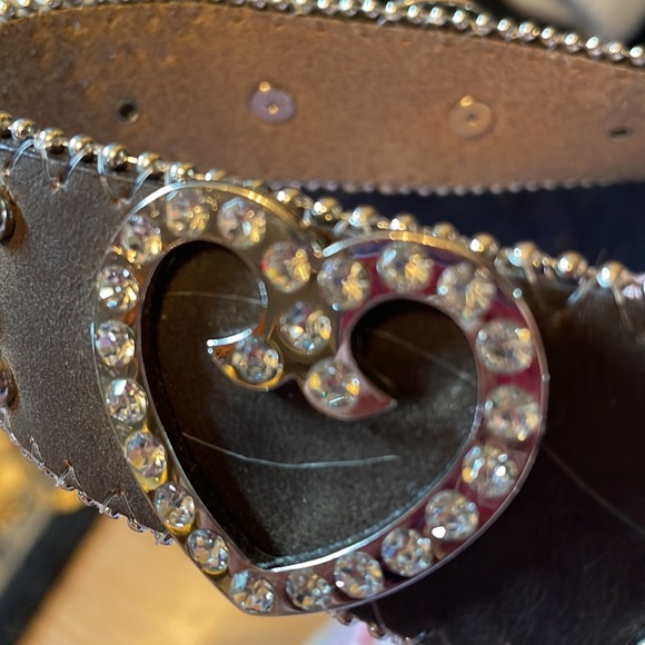 Beautiful rhinestone western belt! So well made.Sparkles through your day! - Picture 8 of 9
